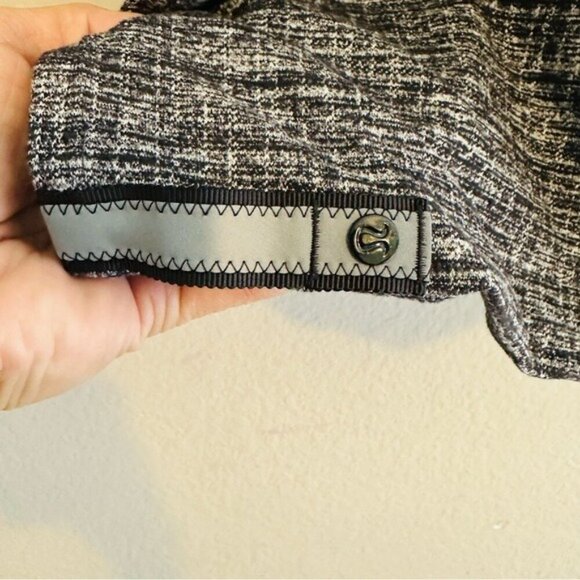 Lululemon Vinyasa Scarf Marled Gray Snap Buttons OS Shawl Wrap Convertible - Picture 7 of 14